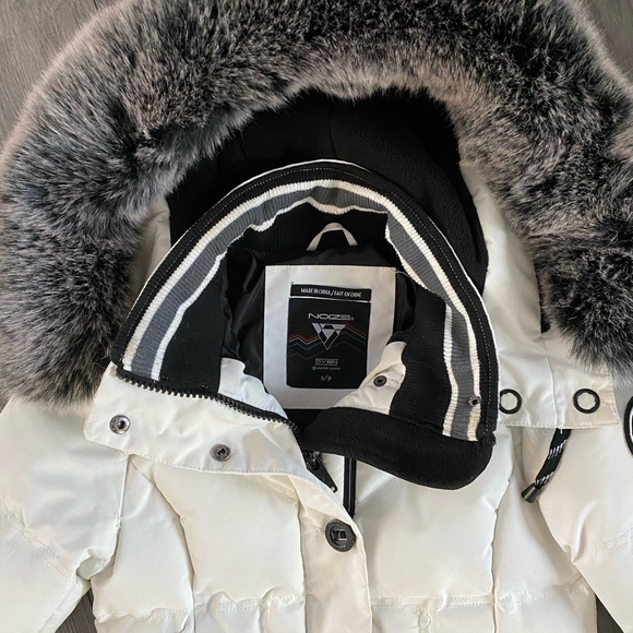 COPY - Beautiful white women’s   winter parka. Size Small - Picture 3 of 7